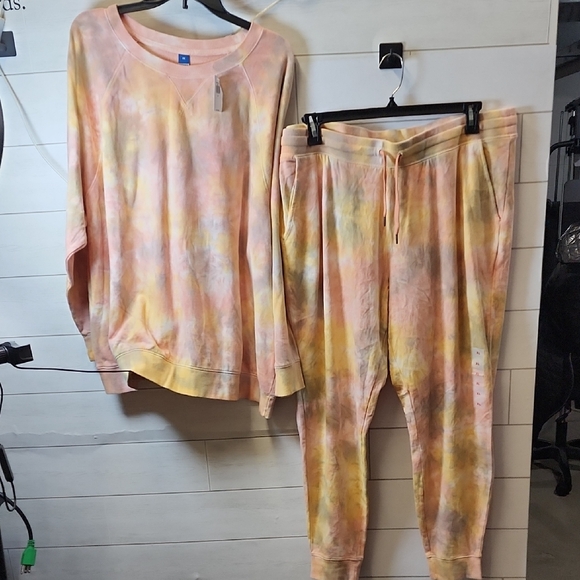 Old Navy Pants - NWT Womens Jogger Set